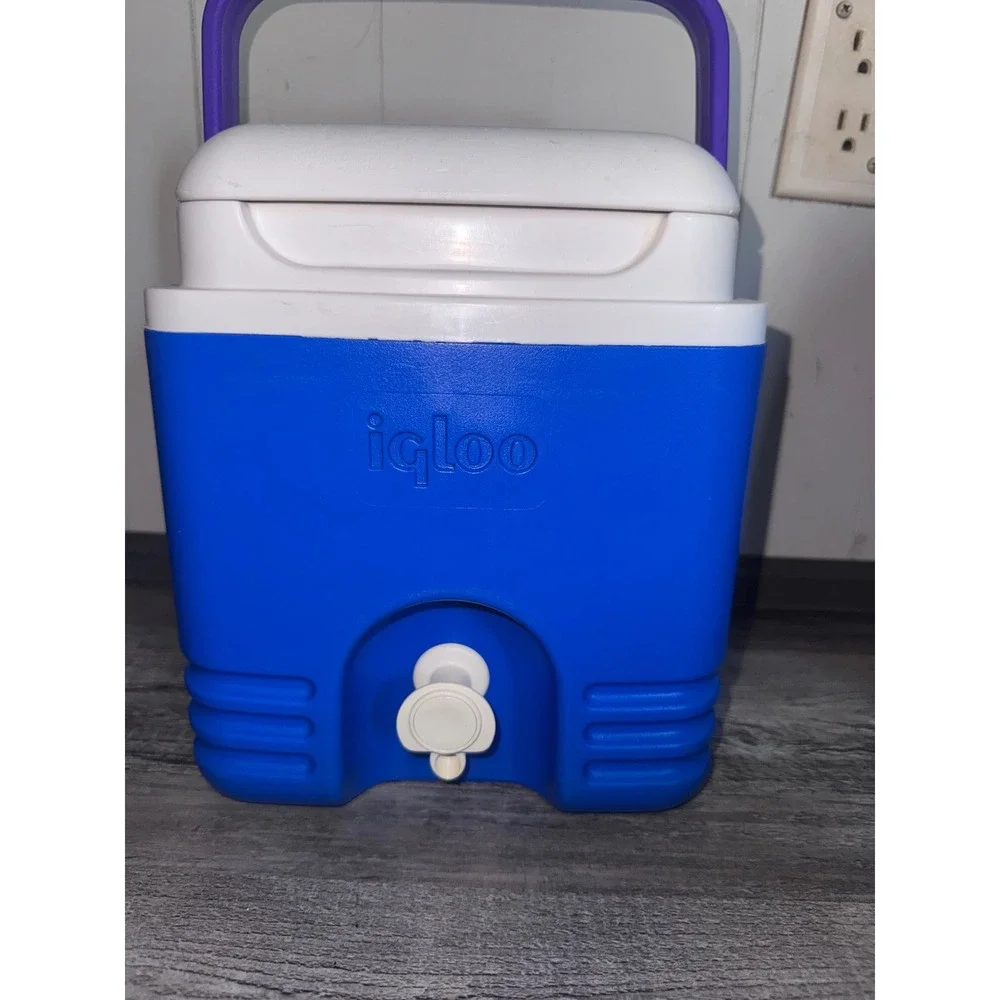 Igloo vintage water